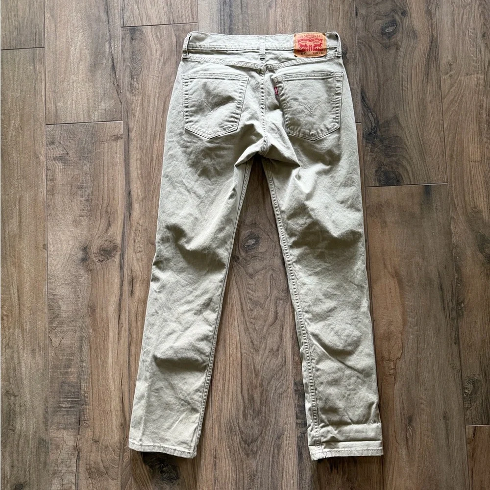 Levi’s 514 Straight Fit Khaki Jeans